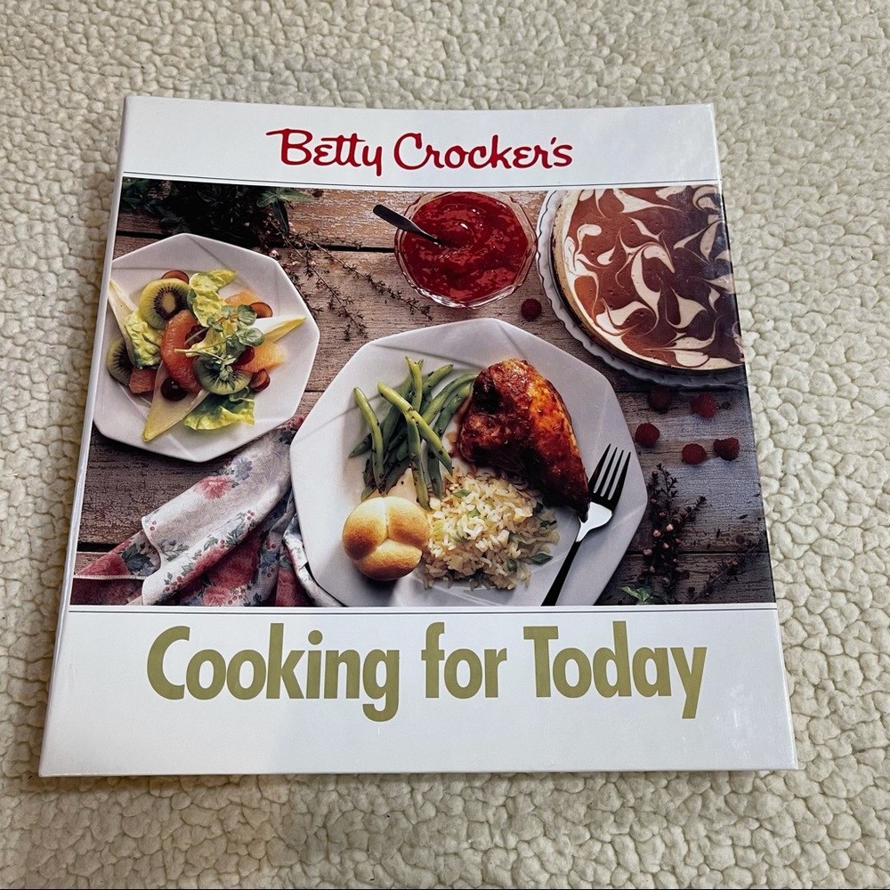 Betty Crocker's Cooking for Today Cookbook Book Binder w/ Recipe Page Insert